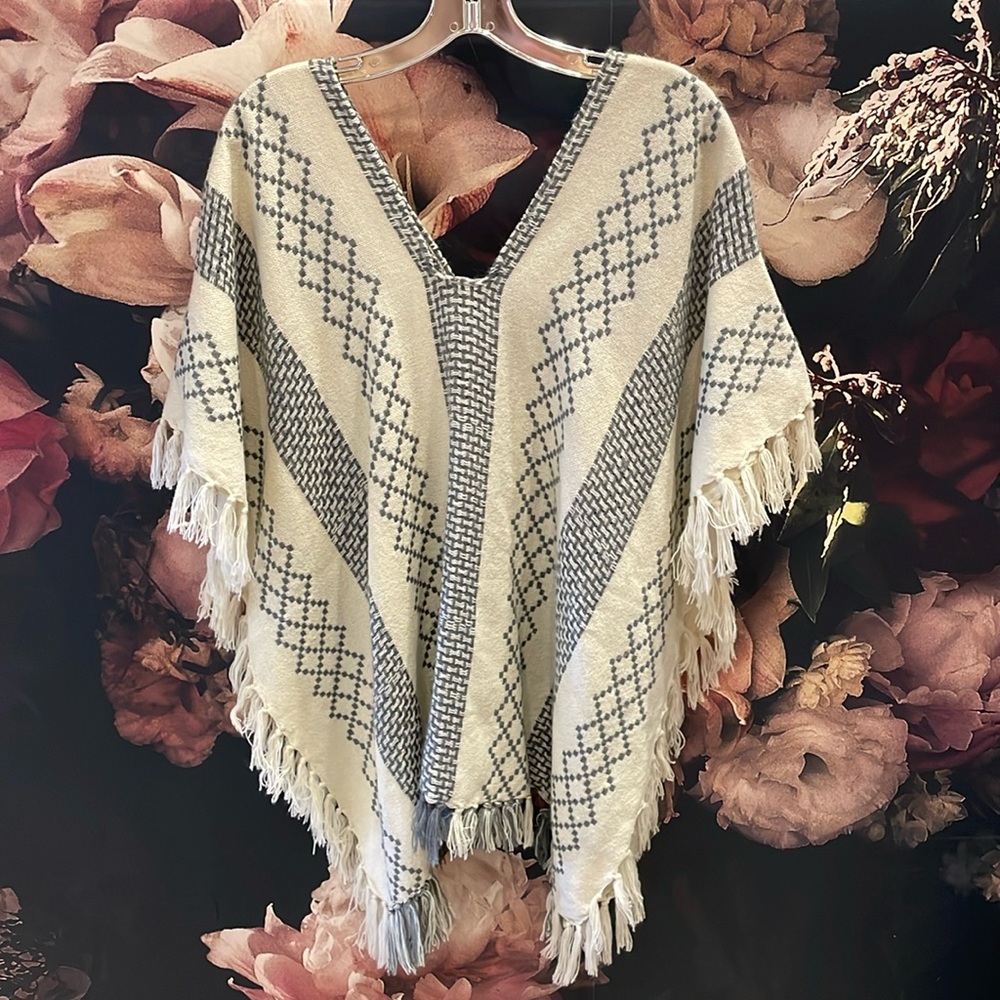 Free People poncho. One size.